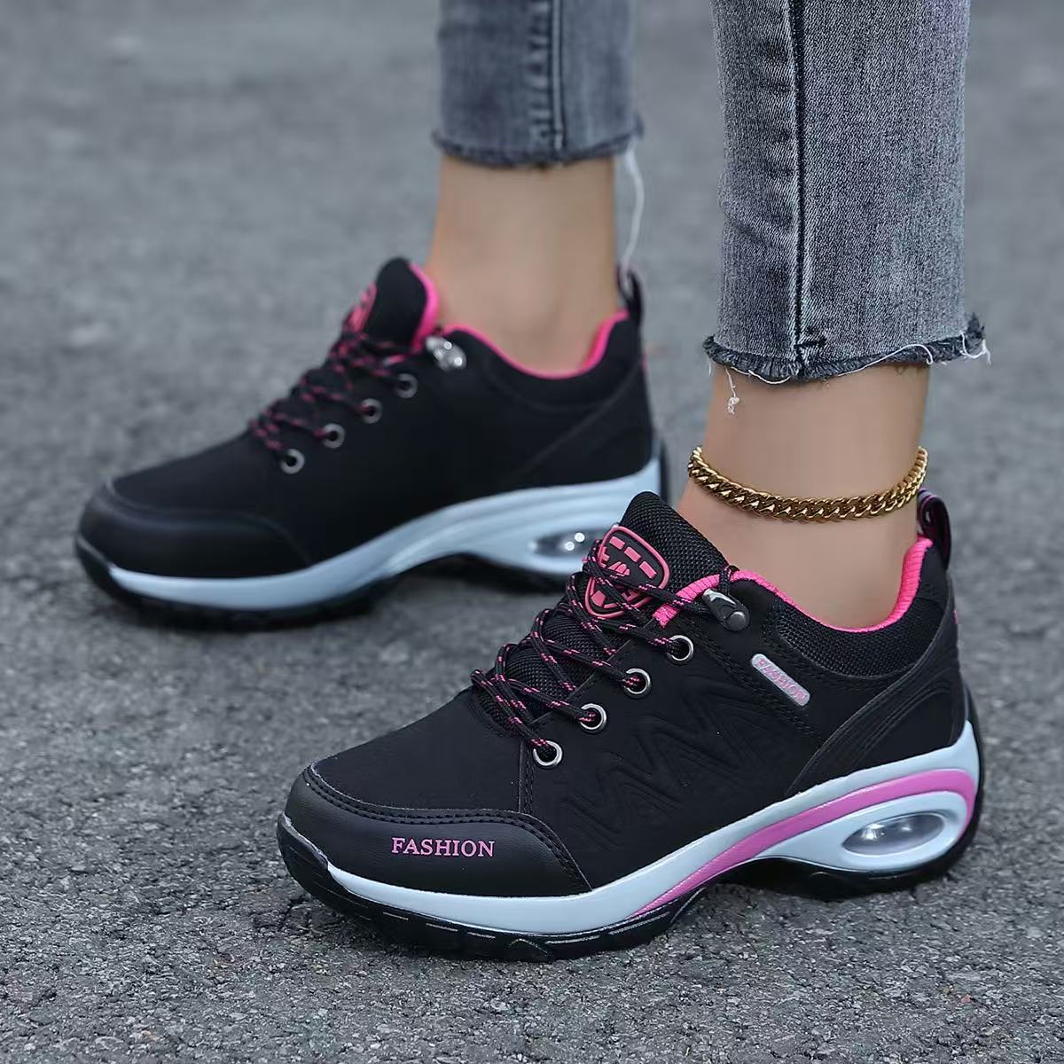 Hiking Delta Ortho Shoe - Black Pink