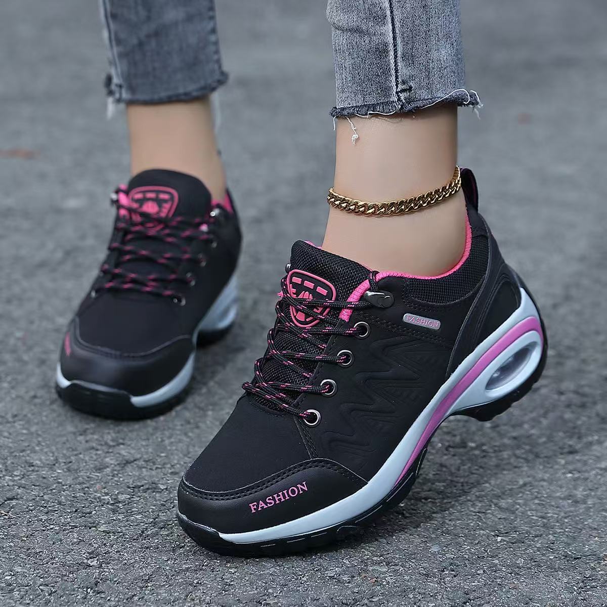 Hiking Delta Ortho Shoe - Black Pink